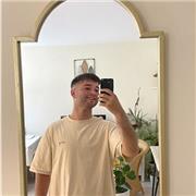 Alumno del Grado de Matemáticas en 4o curso, nativo francés y con un C2 de inglés